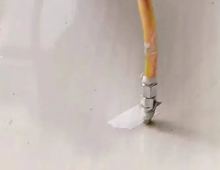 罗田瓷砖空鼓维修公司专业解答在瓷砖铺贴过程中，如果使用的砂料过粗（如全部使用了粗砂），可能会导致以下问题